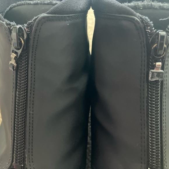 Evan Picone 7 1/2M Black Heeled Vivic Zip Up Ankle Booties - Picture 7 of 9